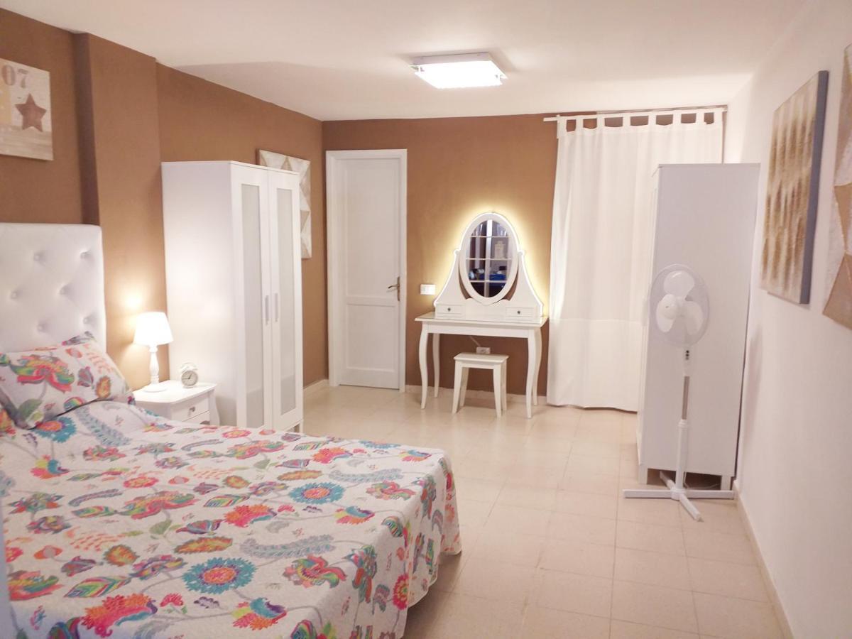 베신다리오 Apartamento Tristana 아파트 외부 사진